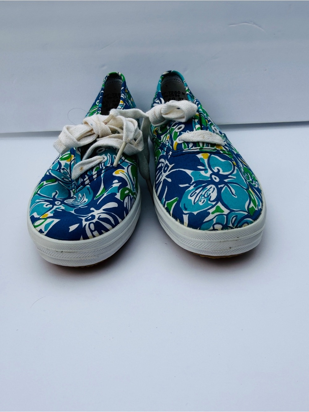 Rare find! Vintage Lilly Pulitzer x Keds lace-up canvas tennis shoes NIB